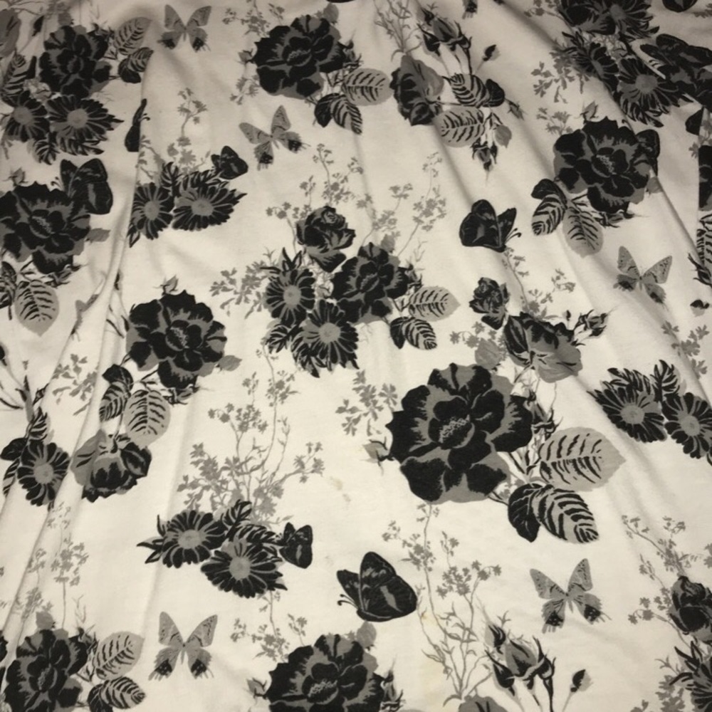 FOREVER 21 FLOREL SHIRT